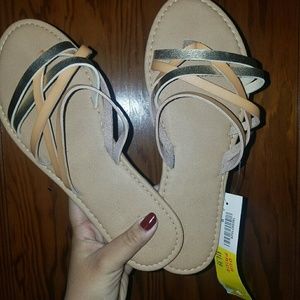 Sandles NWT🌼